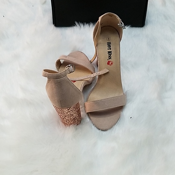 Heels - Picture 1 of 3